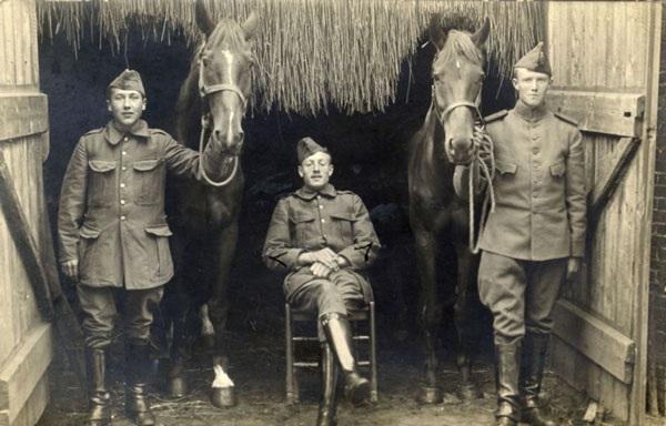 Leden en paarden van de Gemeentepolitie Schiedam, circa 1930 - 1940. Beeldnummer 29506